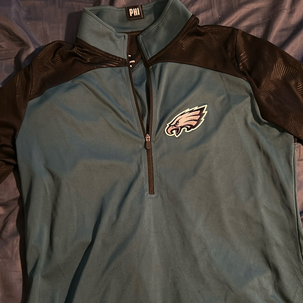 Eagles jacket women’s great condition size L can’t fit anymore